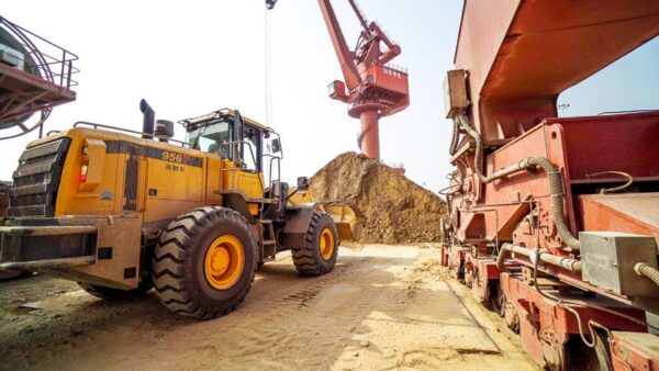 Колесный погрузчик 957H — изображение 2